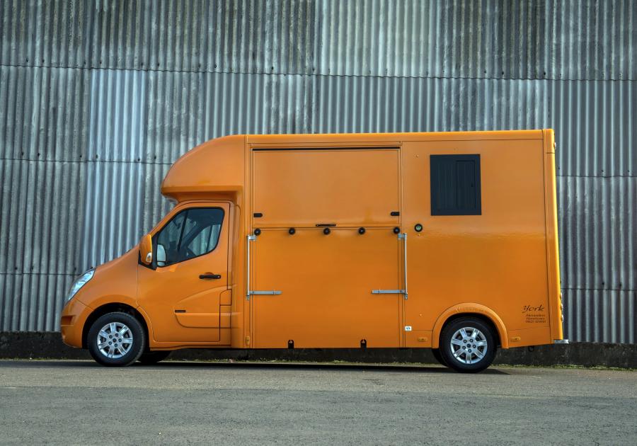  Renault Master York by Alexanders 2014 года  (фото 4 из 7)